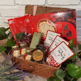 Post Natal Gift Set For Mommy