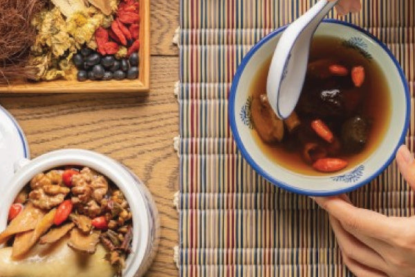 Essential Herbal Tonics Every New Mom Deserves in Her Postpartum Recovery Kit