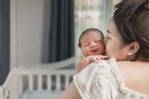 The 4th Trimester Survival Guide: Why the Best Newborn Gifts for Mom are About Her Recovery