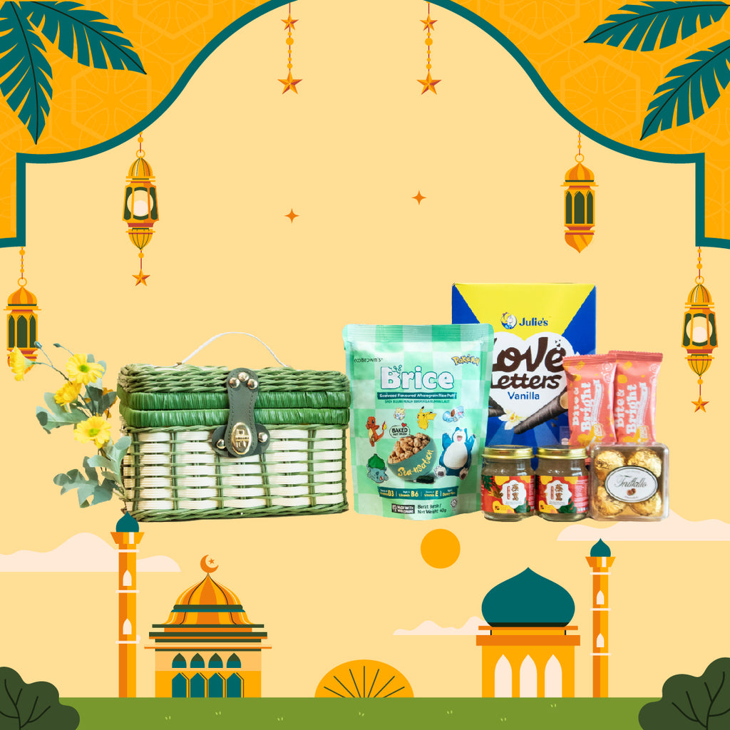 Wellness combo in Ria Harmoni set: 2 bottles of Ginseng Bird's Nest and 2 sachets of Bite & Bright Mixed White Chocolate Strawberry Beauty Collagen Bar.